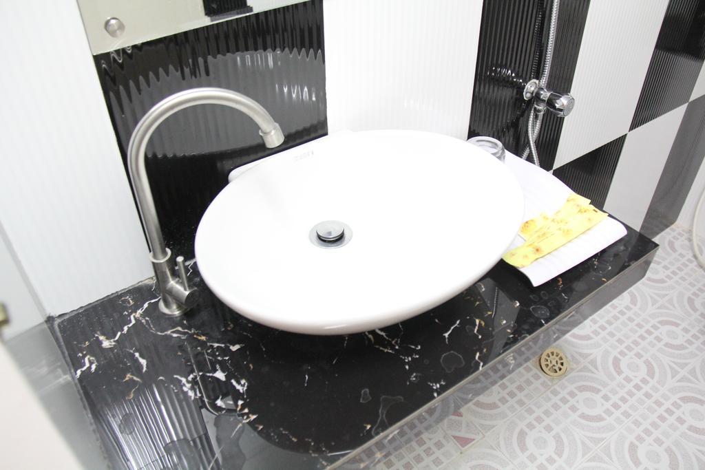 Capitol 3 Guesthouse Phnom Penh Ngoại thất bức ảnh