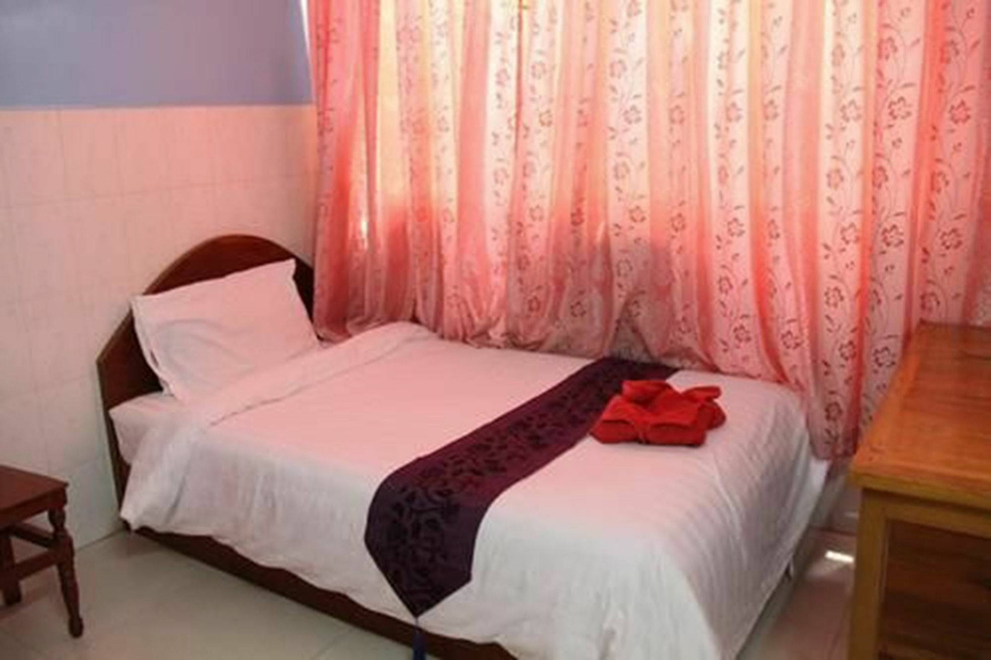 Capitol 3 Guesthouse Phnom Penh Ngoại thất bức ảnh