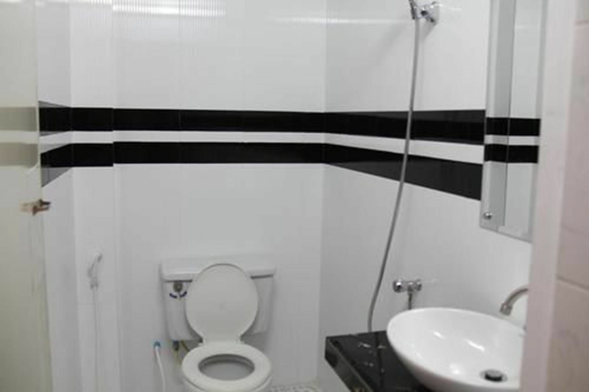 Capitol 3 Guesthouse Phnom Penh Ngoại thất bức ảnh