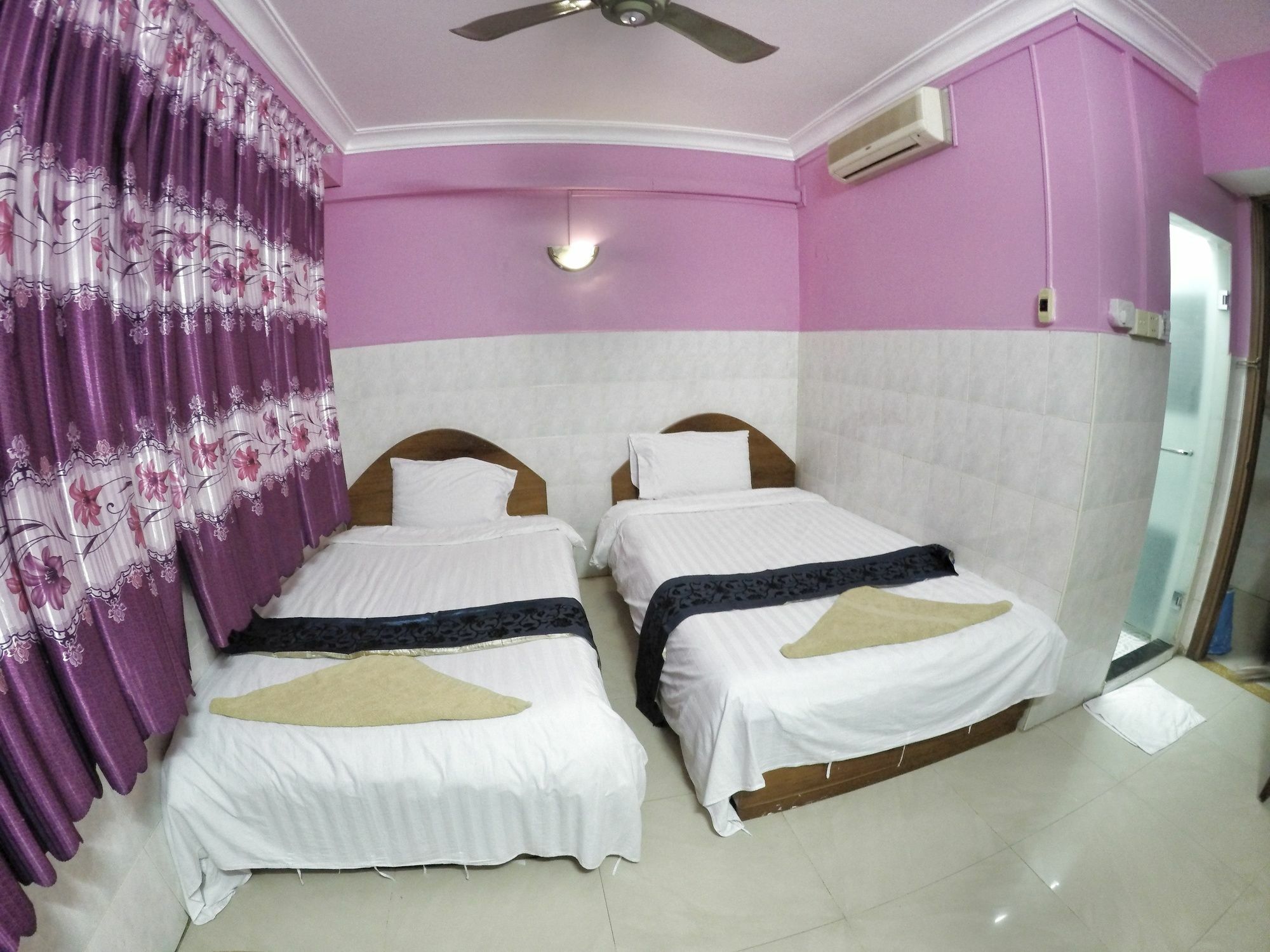 Capitol 3 Guesthouse Phnom Penh Ngoại thất bức ảnh
